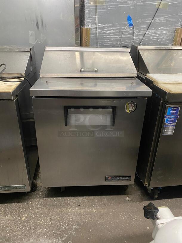 True TSSU-27-08-HC 27" TSSU Series Sandwich/Salad Prep Table w/ Refrigerated Base, 115v
 - Image 1 of 7