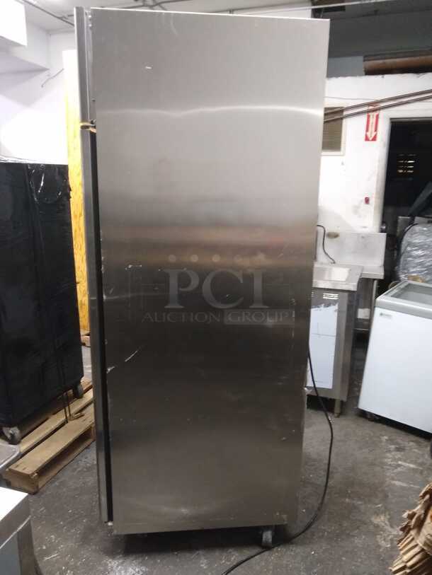 Everest Refrigeration EBR1 27 Inch One Section Solid Door Upright Reach-In Refrigerator 21 Cubic Feet
 - Image 4 of 4