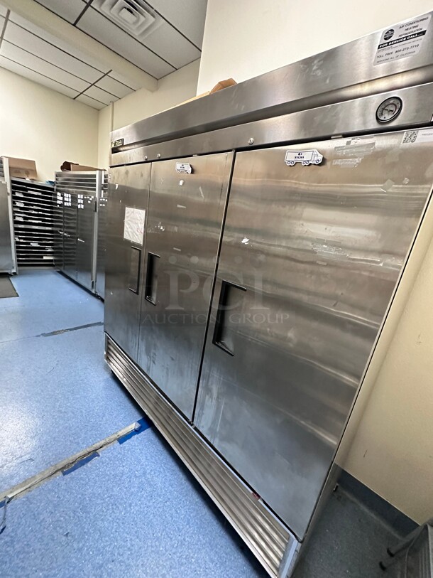 Late Model! True T-72FZ 78 inch Three Section Reach In Freezer, (3) Solid Doors, 115v Tested and Working! - Image 1 of 7