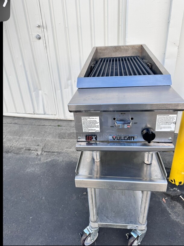 Late Model Vulcan VTEC14 14 1/2 inch Countertop Charbroiler w/ Conversion Burner, Natural Gas Working - Image 7 of 9