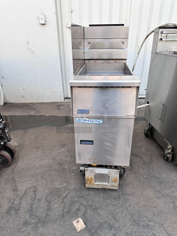 Pitco SFSSh55R Solstice High Power 50 lb Gas Fryer With Filtration System - Image 1 of 10