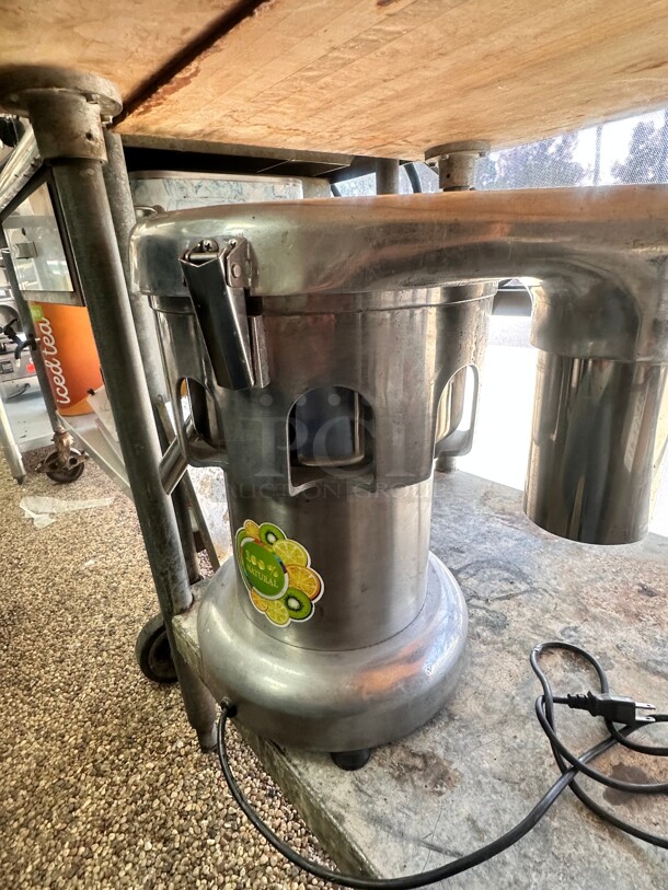 Commercial Heavy Duty Juicer 115 Volt Tested and Working! - Image 4 of 9