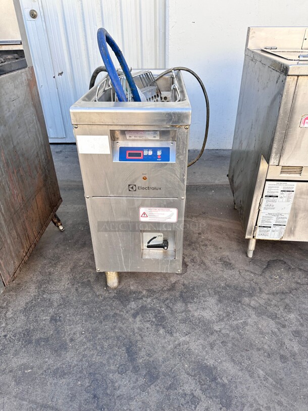Electrolux 371174 Automatic Pasta Cooker, electric, 5.3 gallon single tank 220 Volt 3 Phase Tested and Working! - Image 2 of 5