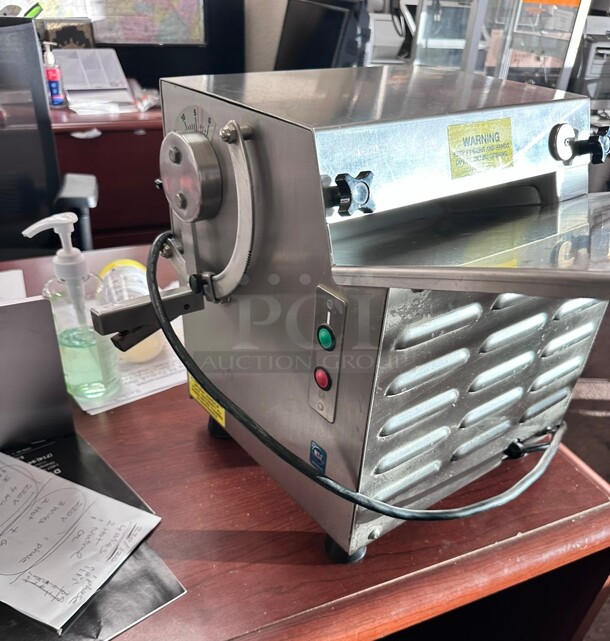 Late Model Somerset CDR-100 10 inch Countertop One Stage Dough Sheeter - 120V, 1/4 hp Tested and Working - Image 2 of 9