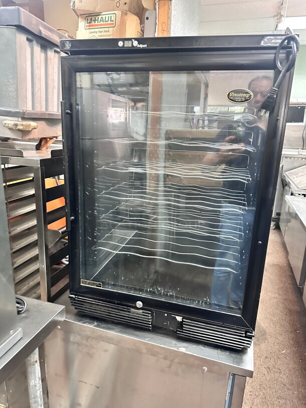 Working Vinotemp VT6060 Bottle Free Standing  Wine Cellar 115 Volt  - Image 3 of 6