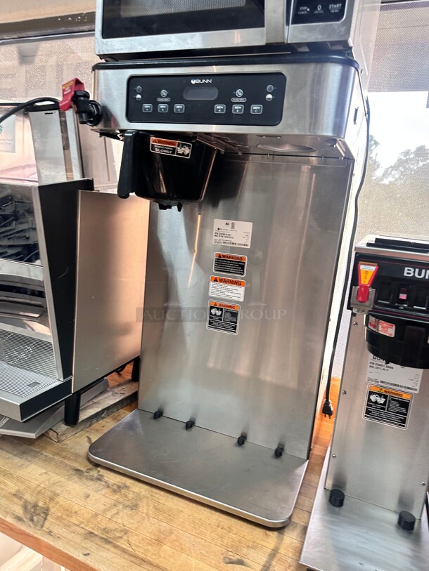 Late Model Bunn ICB TWIN SH Twin Automatic Coffee Brewer for Soft Heat® Thermal Servers - Stainless, 120-240v/1ph Tested and Working - Image 2 of 6
