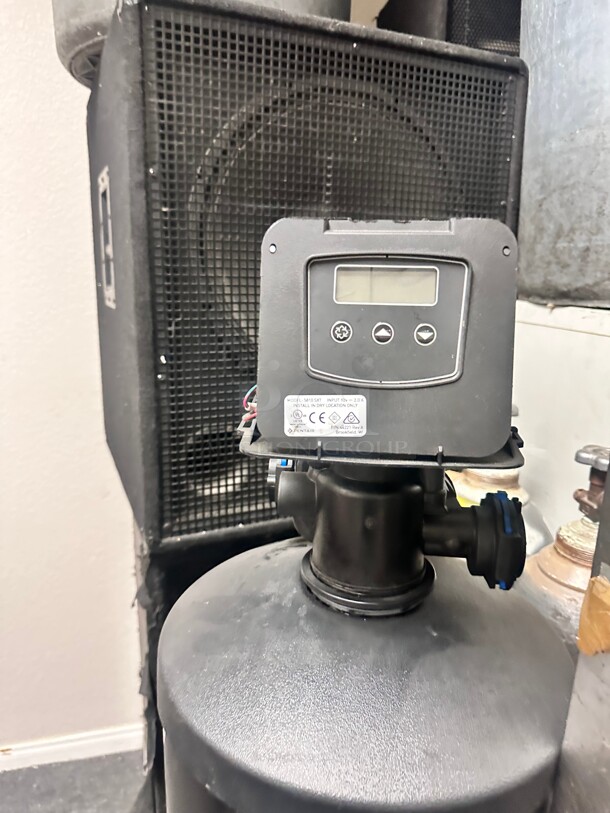 Pentair Fleck 5810 Control Valve Filter System Working - Image 7 of 8
