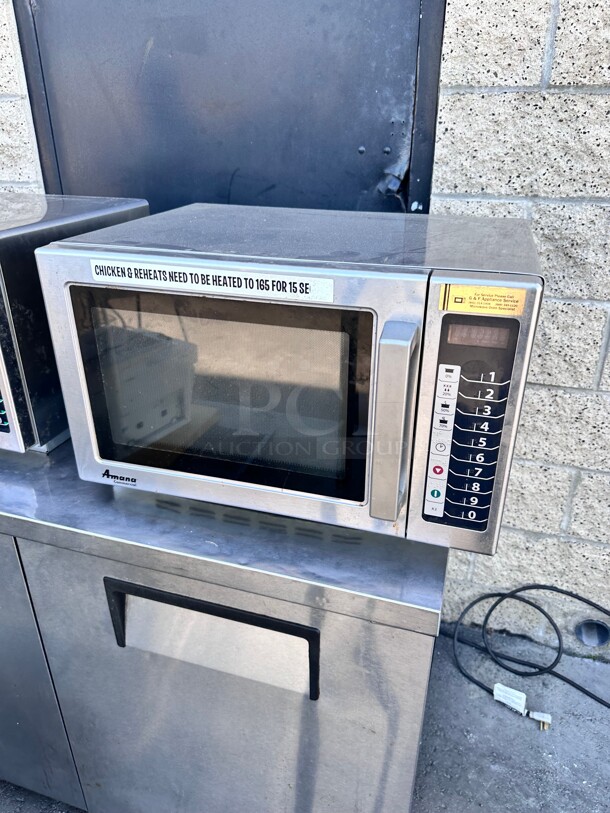 Excellent Condition Amana 1550 Watt Microwave 115 Volt - Image 4 of 5