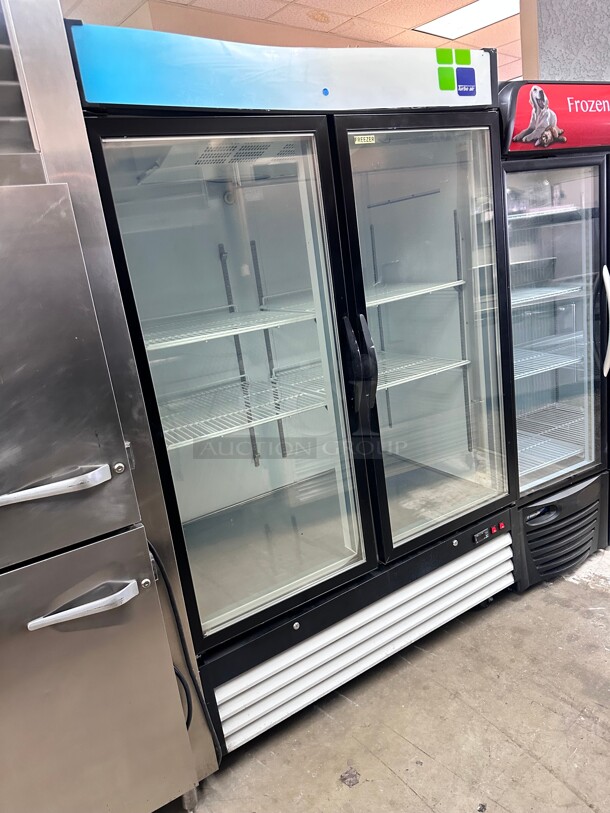 Late Model! Commercial HGD-48F Two Glass Door Freezer 115 Volt Working - Image 4 of 9