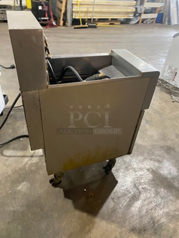 Frymaster Commercial Electric Powered Deep Fat Fryer! All Stainless Steel! On Casters! Model: PH117SD SN: 0411NA0022 208V 60HZ 3 Phase - Image 4 of 9