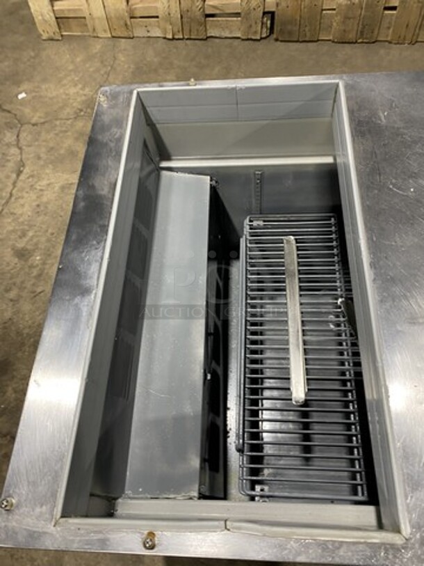 Beverage Air Refrigerated Sandwich Prep Table! Model SUR27 Serial 4405618! 115V 1 Phase! On Casters!  - Image 5 of 8