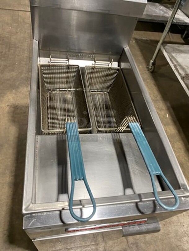 American Range Commercial Natural Gas Powered Deep Fat Fryer! With Backsplash! All Stainless Steel! On Legs! Model: AF50HE SN: 211020FO144 - Image 5 of 9
