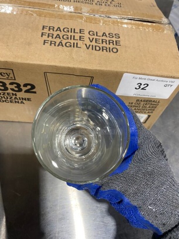 NEW! IN THE BOX! Libbey 16 OZ Baseball Mixing Glasses! - Image 8 of 8
