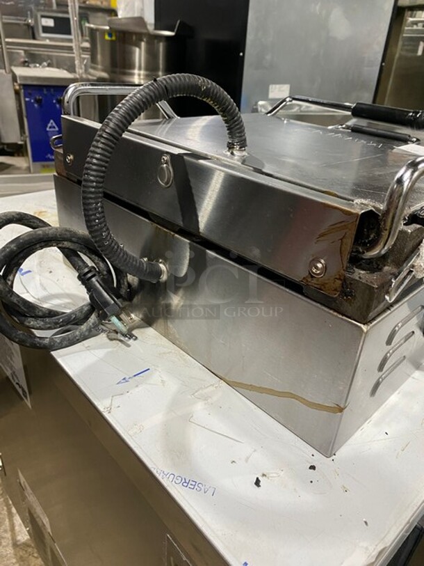 NICE! Waring Commercial Countertop Panini/Sandwich Tostato Supremo Grill! All Stainless Steel! Press With Flat Surface! Model: WFG250 120V  - Image 4 of 8