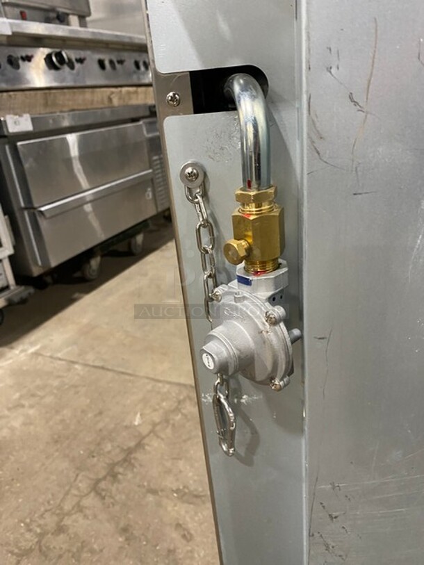2022 Zline Gas Powered 6 Burner Stove! With Oven Underneath! Stainless Steel! MODEL RG36 SN: RG36ge22030030-03 - Image 8 of 9