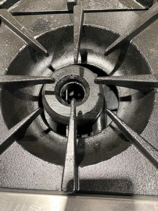 NICE! Vulcan Commerical Natural Gas Powered 10 Burner Stove! With 2 Oven Underneath! All Stainless Steel! On Casters! Working When Removed! - Image 6 of 10