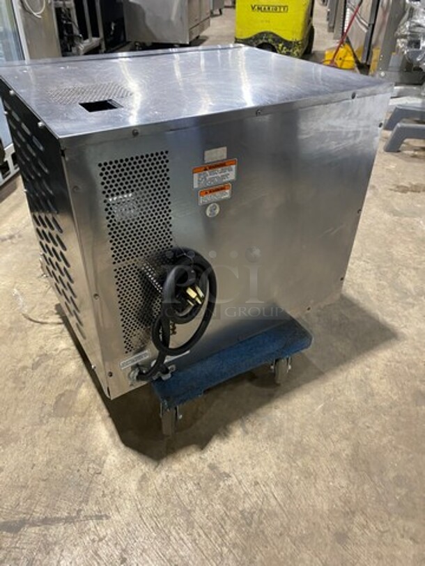 Hobart Commercial Electric Powered Half Size Convection Oven! With View Through Door! Metal Oven Racks! All Stainless Steel! - Image 4 of 7