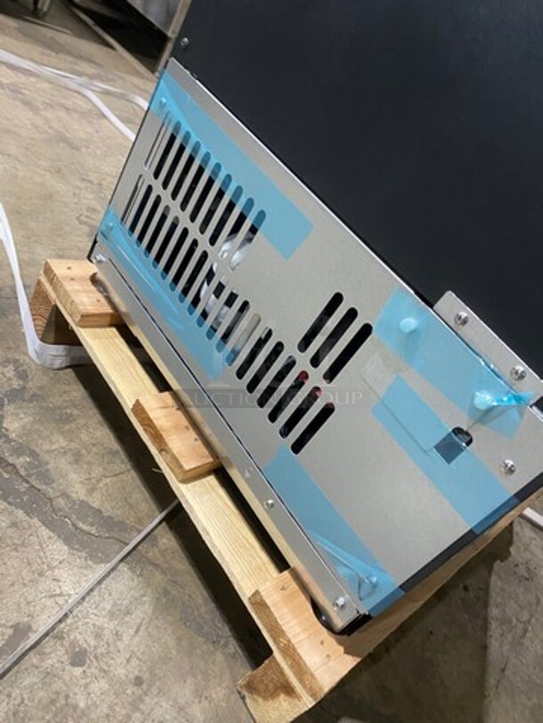 BEAUTIFUL! UNIQUE FIND! SCRATCH-N-DENT! Lumilinna Commercial Countertop/ Undercounter Single Door Slush Cooler! Using Very Precise Temperature Control, Lumilinna Can Hold Beverages Below Freezing — Without Freezing Them Solid. Water Normally Freezes At 32°F, But By Maintaining This Temperature, Lumilinna Can Store Beverages To The Coldest Temperature That Once Opened, Ice Crystals Form! Supercooled Products Crystallize When Poured, Producing A Soft Delicate Ice Slush! Model: ICESC40BXIWU 115V 60HZ 1 Phase - Image 8 of 8