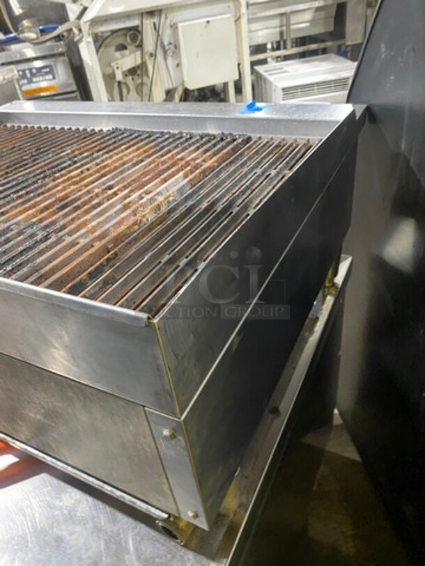 MAGALI Commercial Countertop Natural Gas Powered Char Broiler Grill! With Back And Side Splashes! All Stainless Steel! On Small Legs!Model: CCR36NG!  - Image 4 of 8