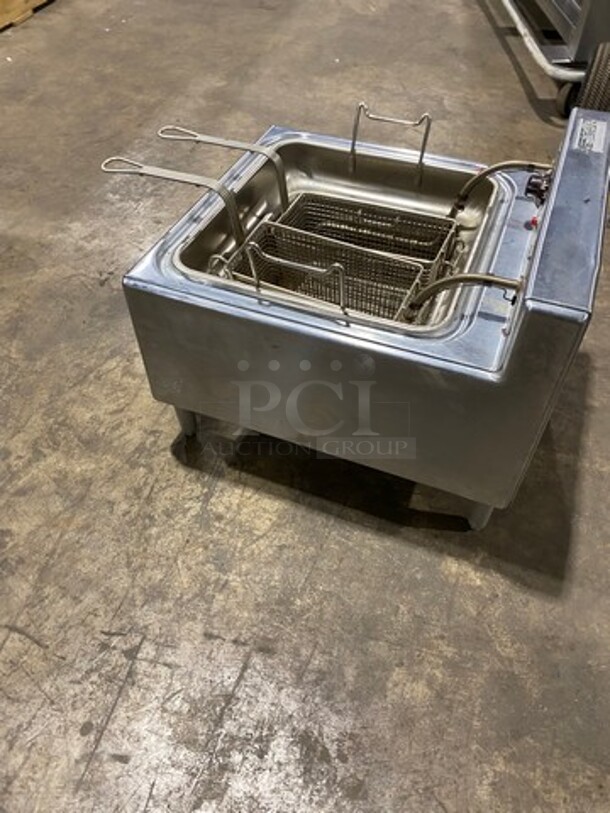 General Electric Hot Point Countertop Electric Powered Deep Fat Fryer! With Backsplash! All Stainless Steel! On Small Legs! Model: HK3D 240V - Image 4 of 6