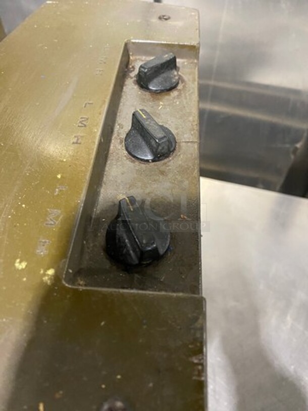 Hamilton Beach Commercial Countertop Professional 3 Spout Beverage/ Milkshake Mixer! Model: 9411 120V - Image 5 of 9