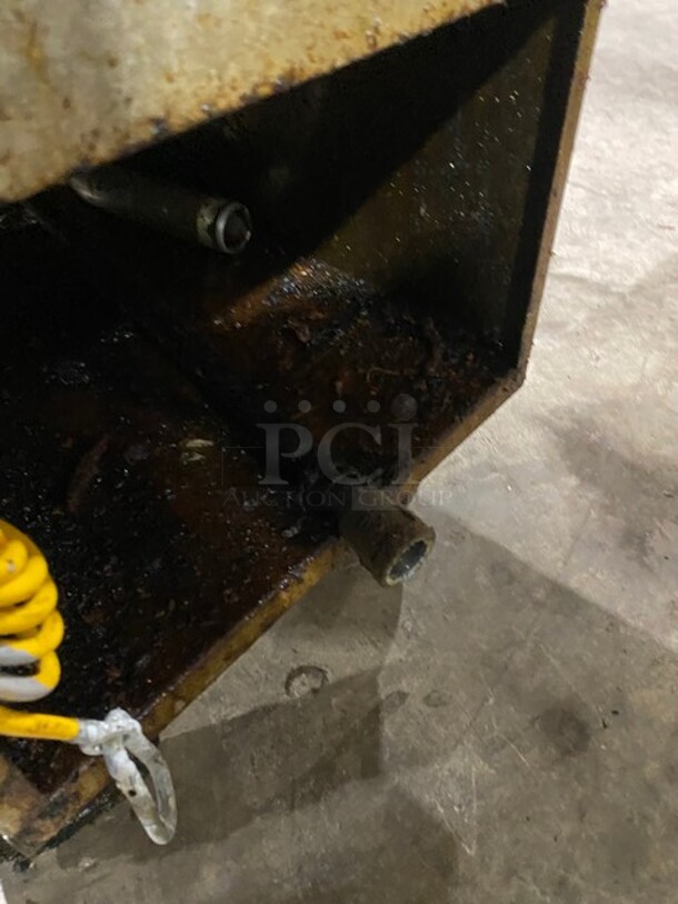 SWEET! DCS Commercial Natural Gas Powered Deep Fat Fryer! With Backsplash! With 2 Frying Baskets! All Stainless Steel! On Casters! WORKING WHEN REMOVED! - Image 7 of 7
