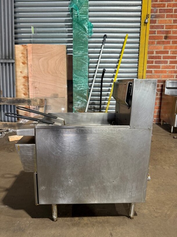 LATE MODEL Keating Commercial Countertop Electric Powered Deep Fat Fryer! With 2 Frying Baskets! With Backsplash! Model 10X11ICCM Serial 41328! 208/240V 3Phase! On Small Legs! Working When Removed! - Image 2 of 9