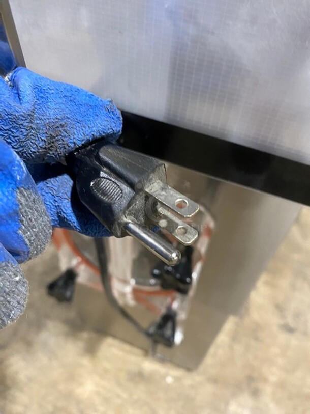 Vevor Commercial Countertop Single Bowl Slushy/Smoothie Frozen Drink Machine! All Stainless Steel! With LED Display Light! 120V! Model: XRJF-11 SN: 230511 6974 4 0039! - Image 8 of 8