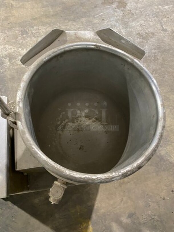 Market Forge Commercial Jacketed Tilting Soup Kettle! All Stainless Steel! Model: FT6CE SN: 562165V3598 240V 60HZ 3 Phase - Image 5 of 7