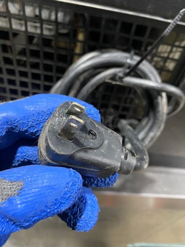 Continental Commercial Under The Counter Beer Bottle Cooler! With Single Sliding Stainless Steel Top Door! Model: CBC37 SN: 14336592 115V 60HZ 1 Phase - Image 7 of 7