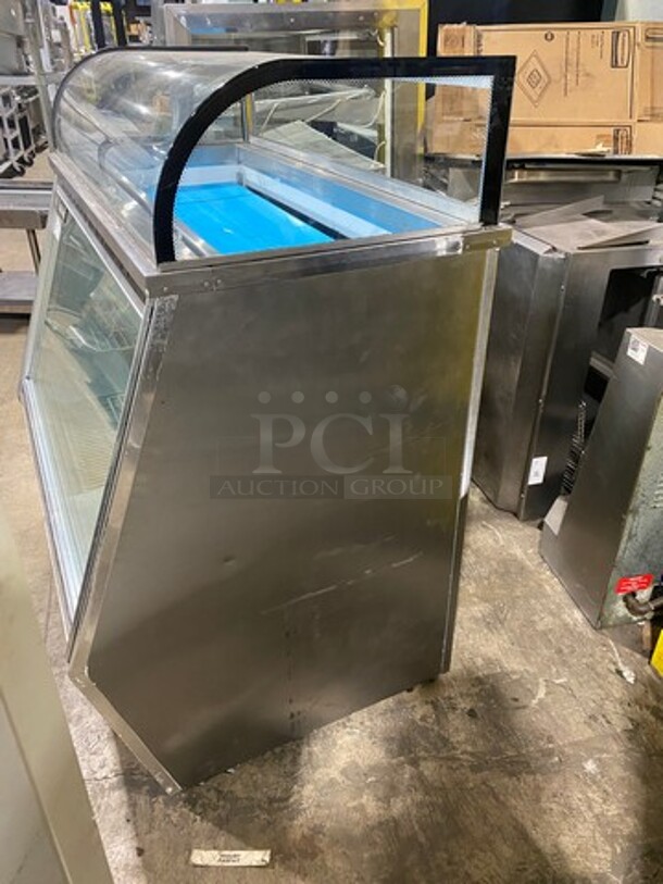 Leader Commercial Leader Commercial Refrigerated Bakery/Deli Case! With Slanted Front Glass! With Sliding Rear Access Doors! All Stainless Steel Body! Model: SDL48SC SN: PW01S1711 115V 60HZ 1 Phase - Image 4 of 12