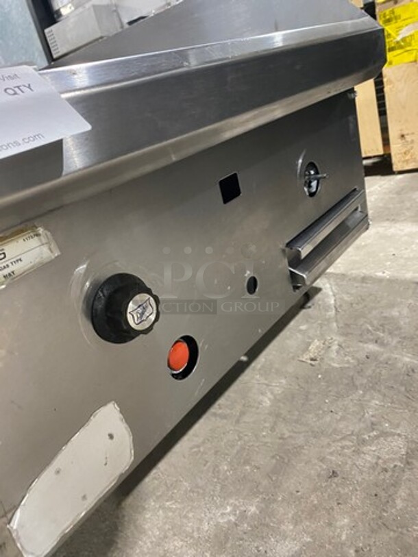 Duke Commercial Countertop Natural Gas Powered Flat Top Griddle! With Back And Side Splashes! All Stainless Steel! - Image 6 of 7