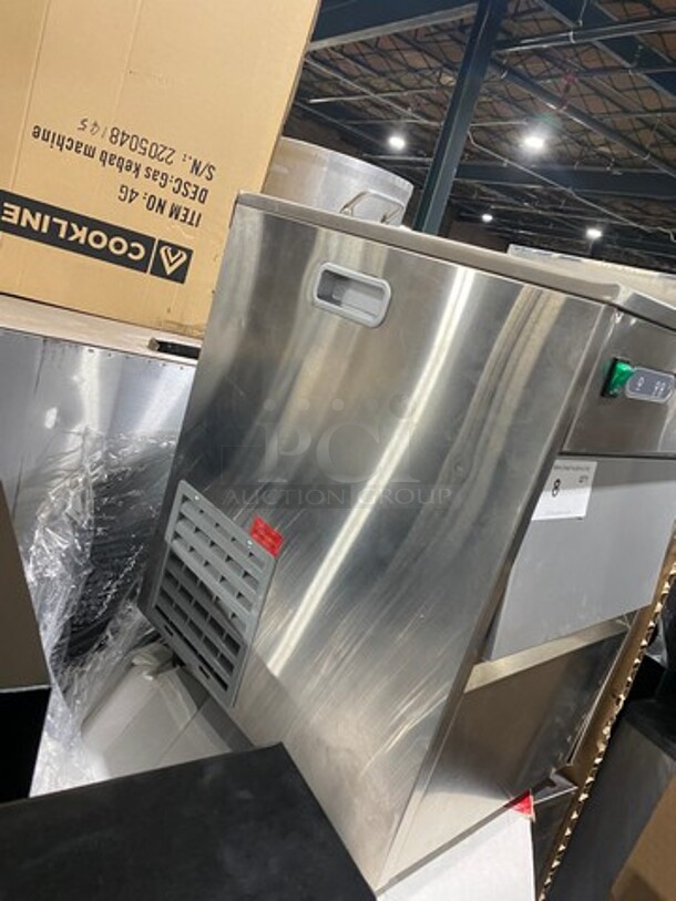 NEW! OUT OF THE BOX! SCRATCH-N-DENT! Whynter Undercounter Ice Maker! Model: FIM450HS 115V - Image 4 of 9