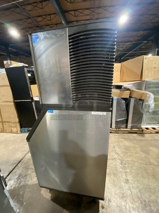 Manitowoc Commercial Ice Maker Machine! With Commercial Ice Bin! All Stainless Steel! On Legs! Model: SY0604A SN: 110997241 208/230V 60HZ 1 Phase - Image 4 of 8