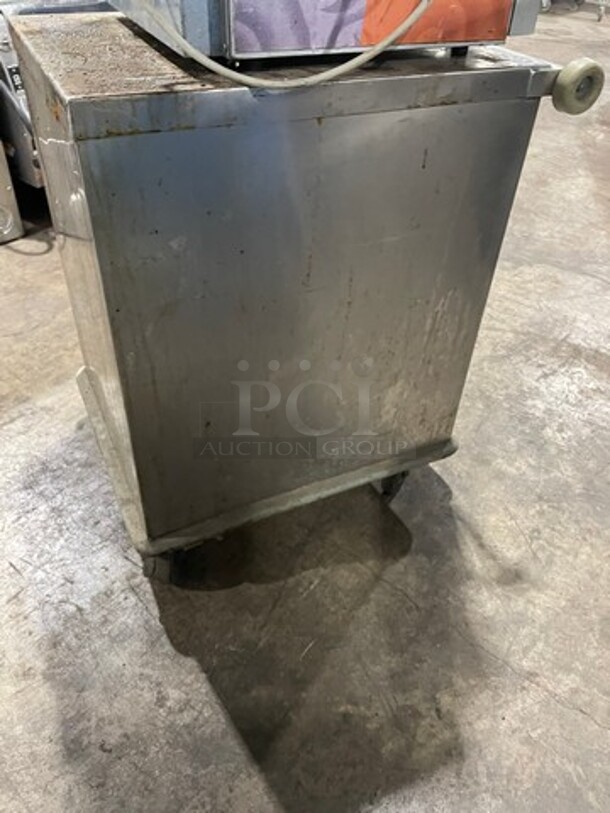All Stainless Steel Under The Counter One Door Food Warming Cabinet! 115V 1 Phase! On Casters!  - Image 4 of 6