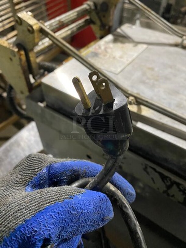 Star Pro Max Commercial Countertop Panini/Sandwich Grill! With Flat Press! All Stainless Steel! Model: GR14 SN: GS140708A0135 120V - Image 11 of 12