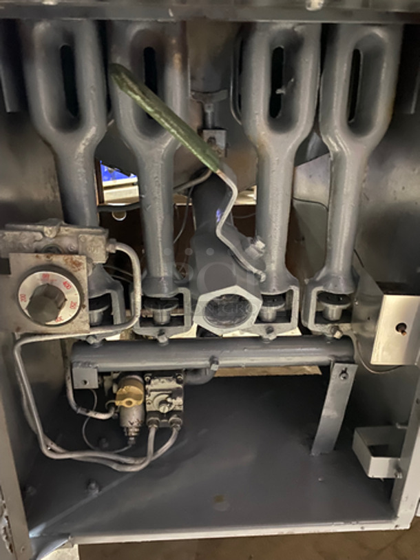 Pitco Frialator Commercial Natural Gas Powered Dual Bay Deep Fat Fryer! With Oil Filter System! With 4 Metal Frying Baskets! With Backsplash! All Stainless Steel! On Casters! - Image 8 of 9