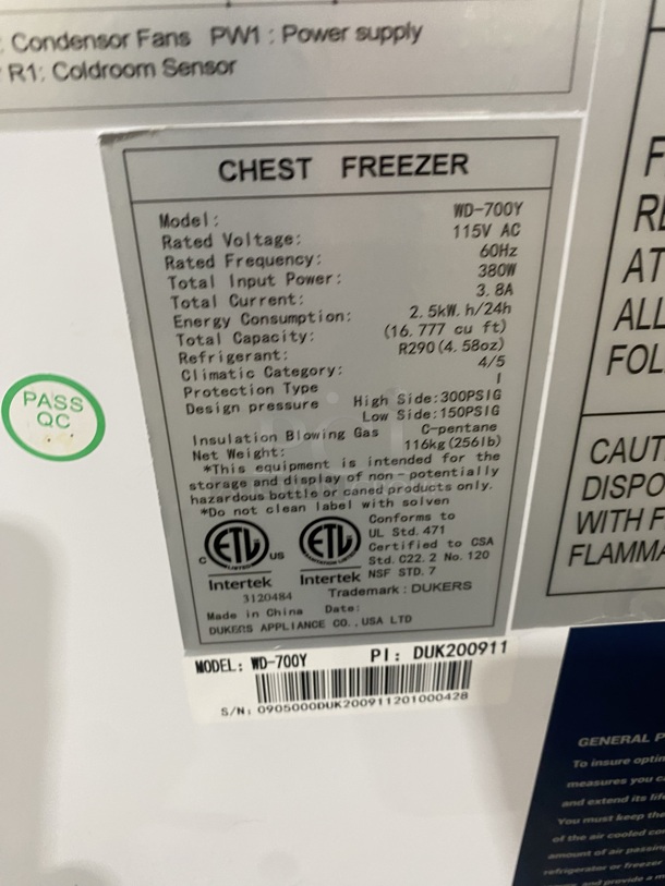 NICE! DUKERS Chest Reach In Freezer! On Casters! Model WD-700Y Serial 0905000DUK200911201000428 115V/60Hz/ - Image 6 of 8