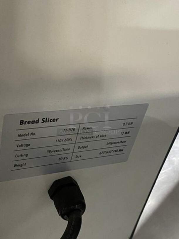 LATE MODEL! 2019 Two Thousand Commercial Countertop Bread Loaf Slicer! Model: TTD7B 110V 60HZ 1 Phase - Image 9 of 10