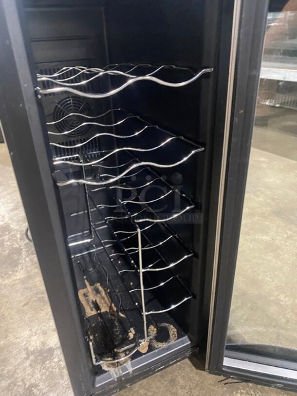 Avanti Commercial Countertop/ Undercounter Wine Chiller! With View Through Door! Wine Racks! Model: EWC1201 SN: A60268120111831300326 115V 60HZ 1 Phase - Image 6 of 7