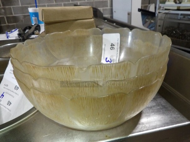 Large Plastic Salad Bowls, QTY 3