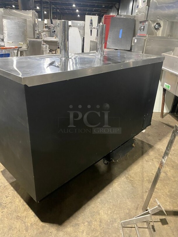 BEAUTIFUL! Beverage Air Commercial Dual Tower Beer Kegerator! With 2 Tap Beer Dispensers! Model DD68 Serial 4507229! 115V 1Phase! WORKING WHEN REMOVED! - Image 4 of 11
