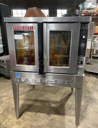 Blodgett Commercial Natural Gas Powered Convection Oven! With View Through Doors! Metal Oven Racks! On Legs! SN:121912ZG001S
