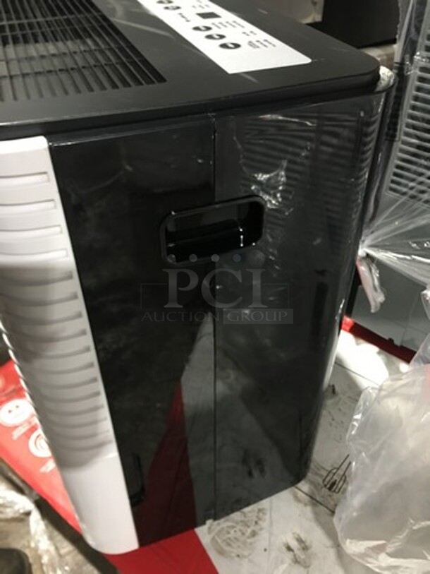 NEW! OUT OF THE BOX! SCRATCH-N-DENT! Soleus Air 95 Pint Portable Dehumidifier Unit! With Built In Pump! Model: DME295IP201 115V - Image 4 of 9