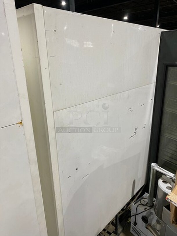 True Commercial 3 Door Reach In Cooler Merchandiser! With View Through Doors! Poly Coated Racks! Model: GDM72 SN: 14388341 115V 60HZ 1 Phase - Image 3 of 8