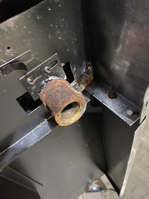 Sunfire Commercial Natural Gas Powered 4 Burner Range! With Oven Underneath! All Stainless Steel! On Legs! - Image 11 of 11