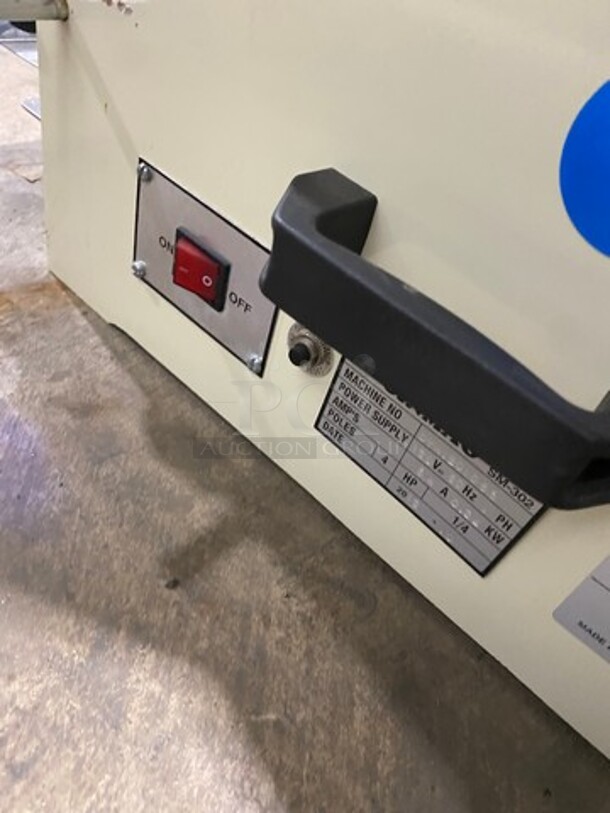 SWEET! Doyon Commercial Countertop Bread Loaf Slicer! WORKING WHEN REMOVED! Model: SM302 SN: DYN1201065 120V 60HZ 1 Phase - Image 7 of 8