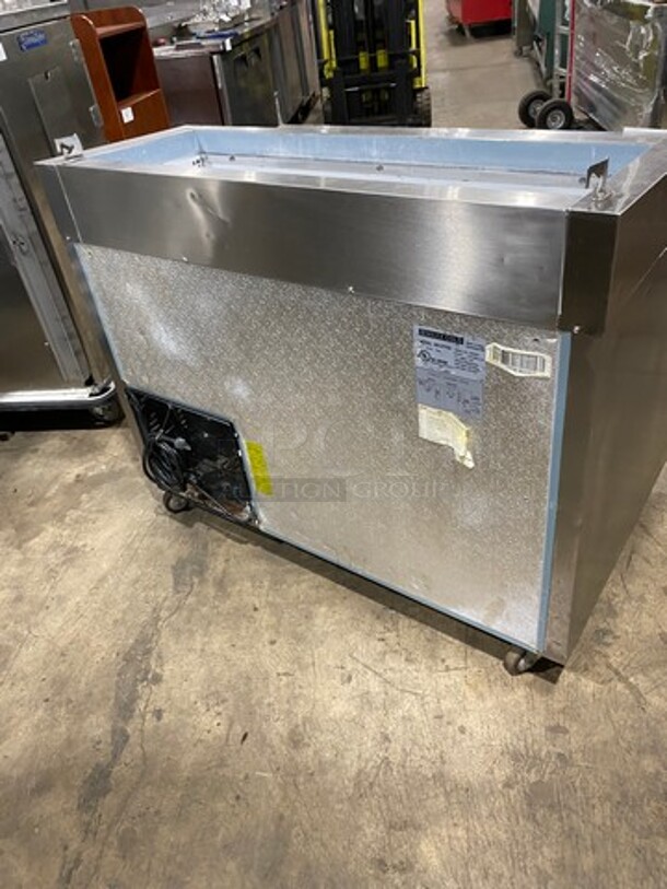 Maxx Cold Commercial Refrigerated Pizza Prep Table! With Single Door Storage Space! All Stainless Steel! On Casters! Model: MXCPP50 SN: 6023925 115V 60HZ 1 Phase - Image 4 of 9