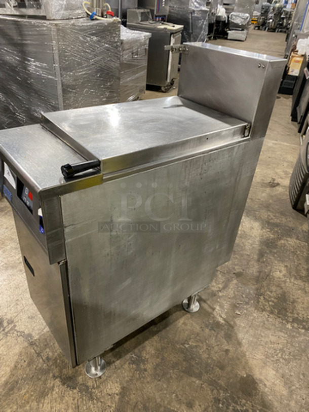 NICE! Pitco Electric Powered Commercial Pasta Cooker/Rethermalizer! With Backsplash! All Stainless Steel! On Legs! Model: SRTE SN: E17GC054848 208V 60HZ 1 Phase - Image 2 of 9