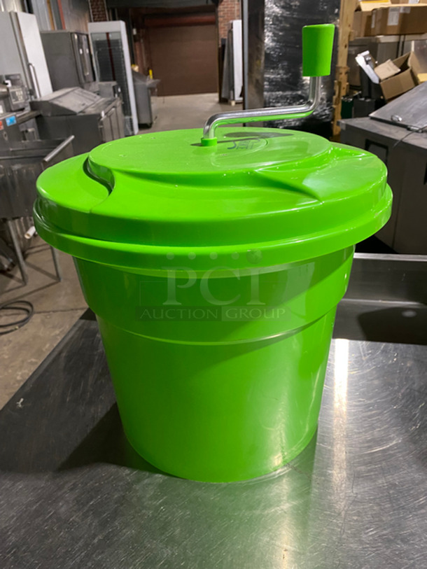 Countertop Green Poly Lettuce/ Salad Spinner! - Image 2 of 4